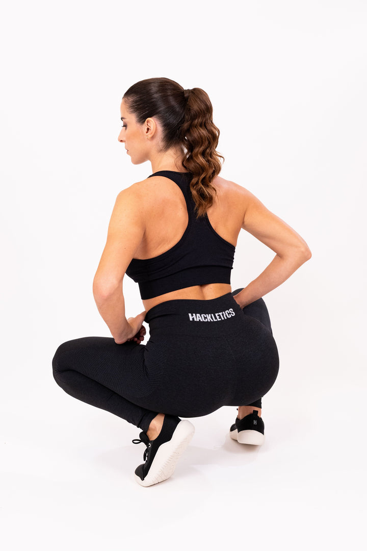 Leggings para entrenar fuerza, vista frontal en contexto real